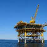 01-offshore-platform-with-crane