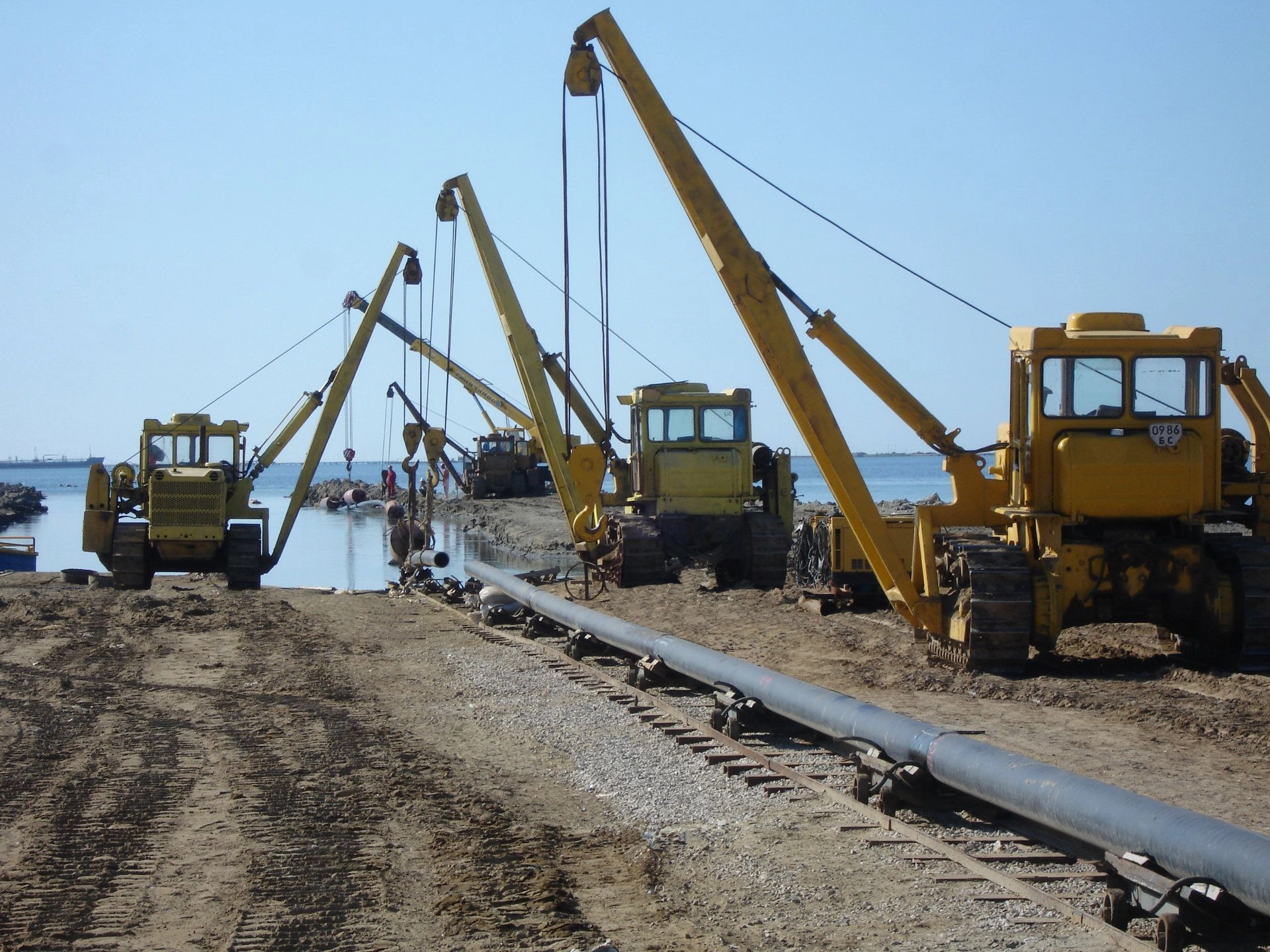 03-pontoons-for-subsea-pipeline-laying