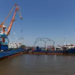 04-cable-loading-vessel